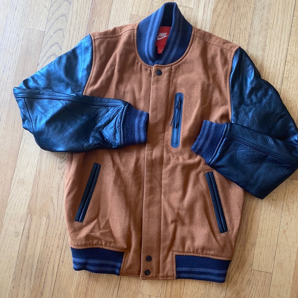Leather Nike bomber jacket. Size M